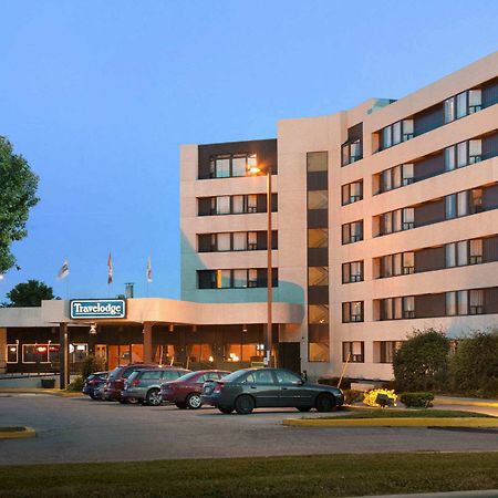 Travelodge By Wyndham Toronto East Exterior photo