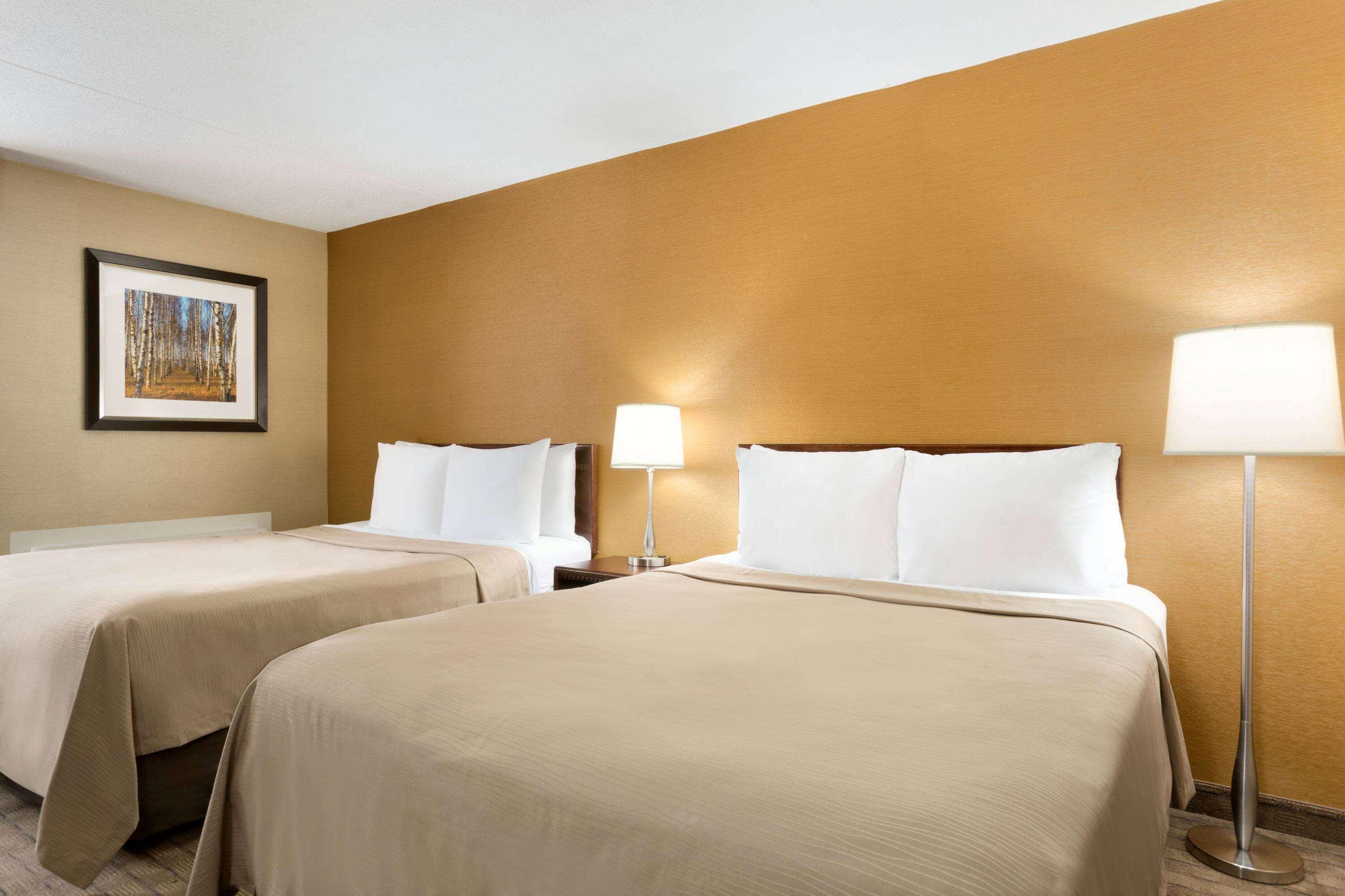 Travelodge By Wyndham Toronto East Exterior photo