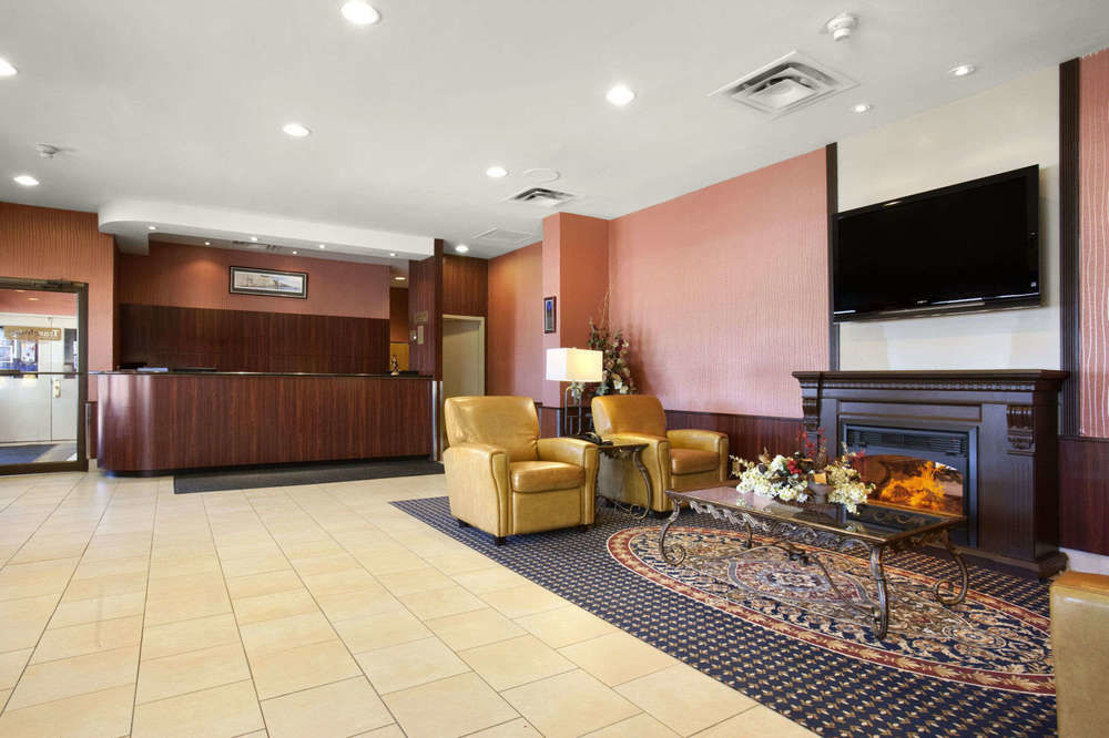 Travelodge By Wyndham Toronto East Exterior photo